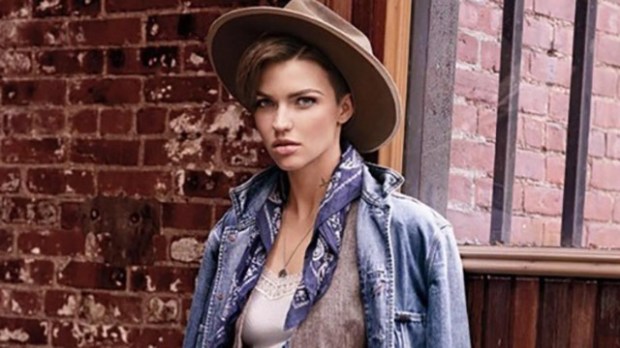 640_ruby_rose_hailey_baldwin_ralphlauren_010615.jpg